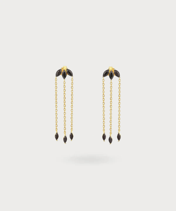 Piercing Victoria elegante con piedras negras y base de oro