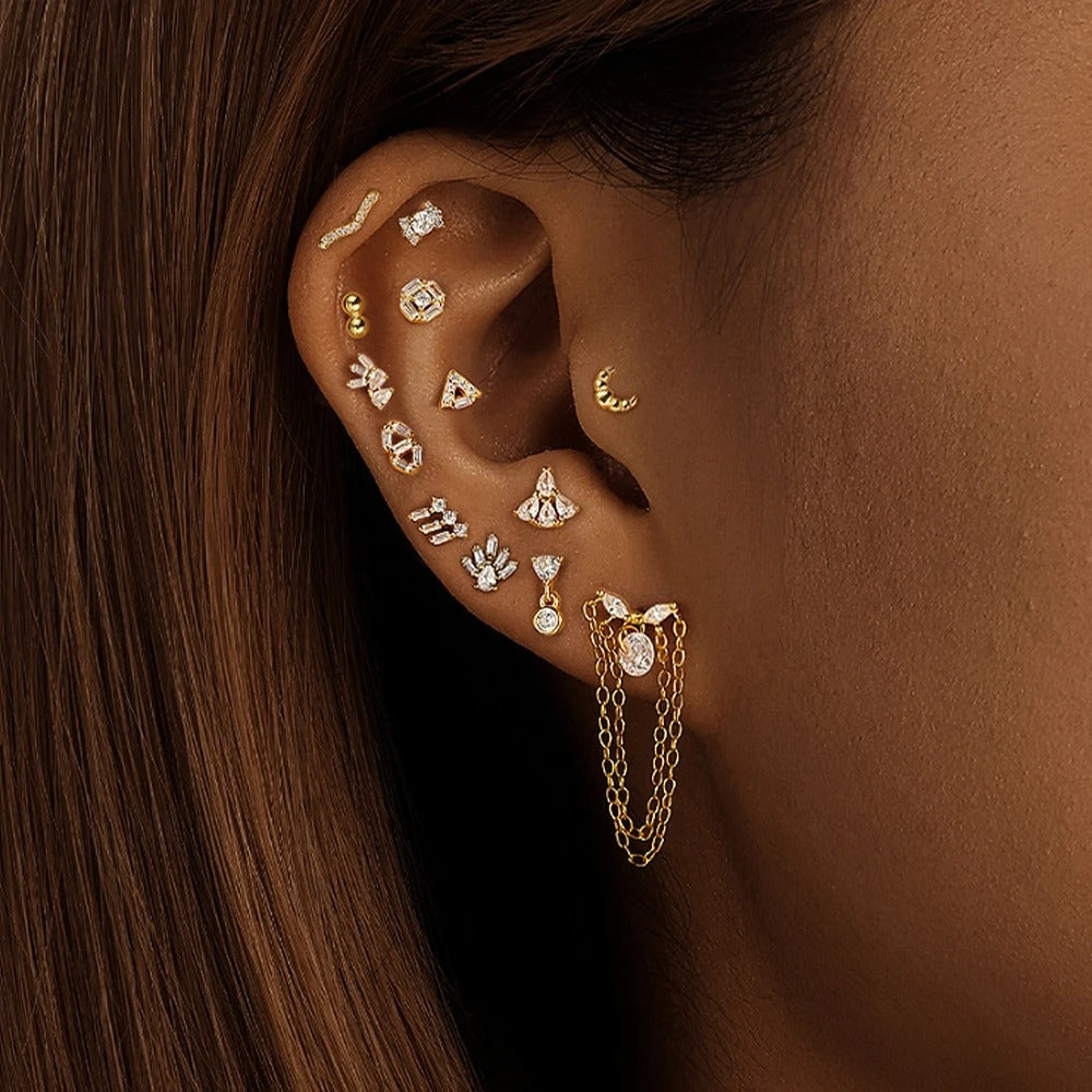 Lisa, piercing Flat en oro con circonitas para un look sofisticado.