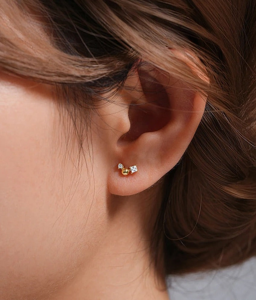 Incorpora un toque de lujo a tu oreja con Yolanda, la joya tragus de titanio