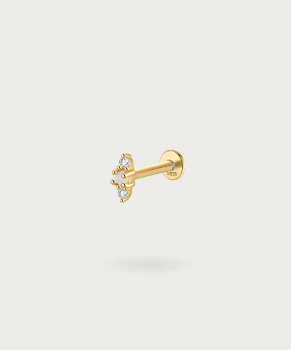 piercing oreja con piedras preciosas mujer