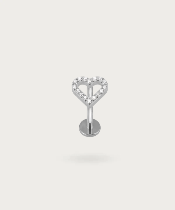 piercing corazon oreja