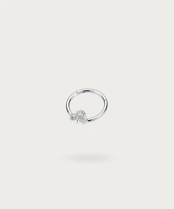 Sonia | Piercing Titanio Abeja Daith