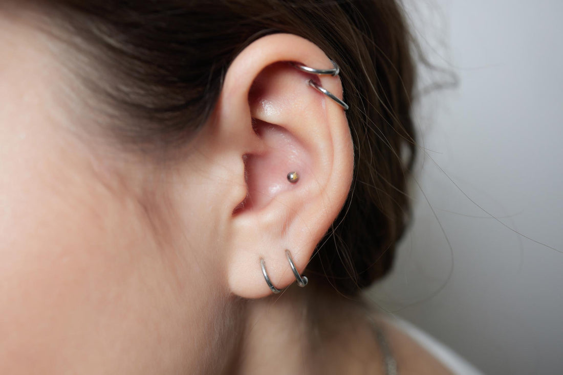 conch piercing mujer