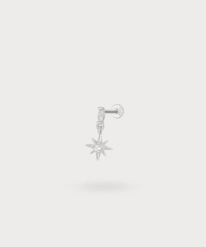 Encanto celestial del piercing de lóbulo Ilargi, ideal para un toque de brillo