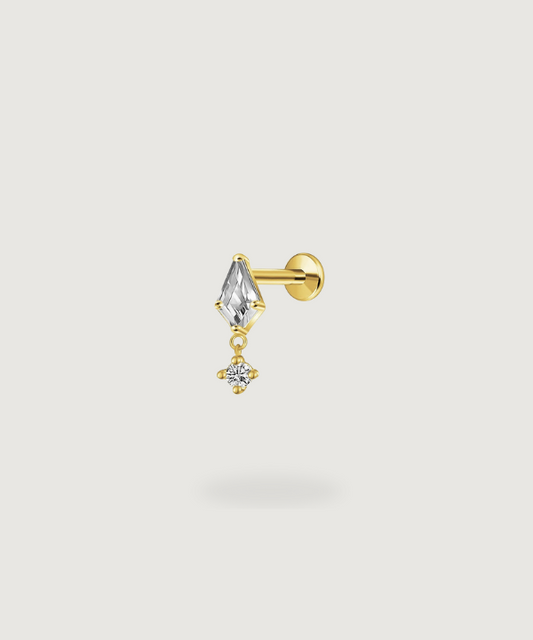 Flat piercing de la oreja en titanio dorado
