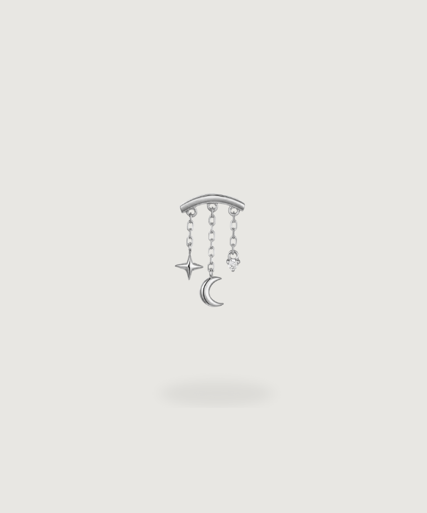 Piercing Selene en plata de ley 925, colgante de luna con circonita y cadenas brillantes.