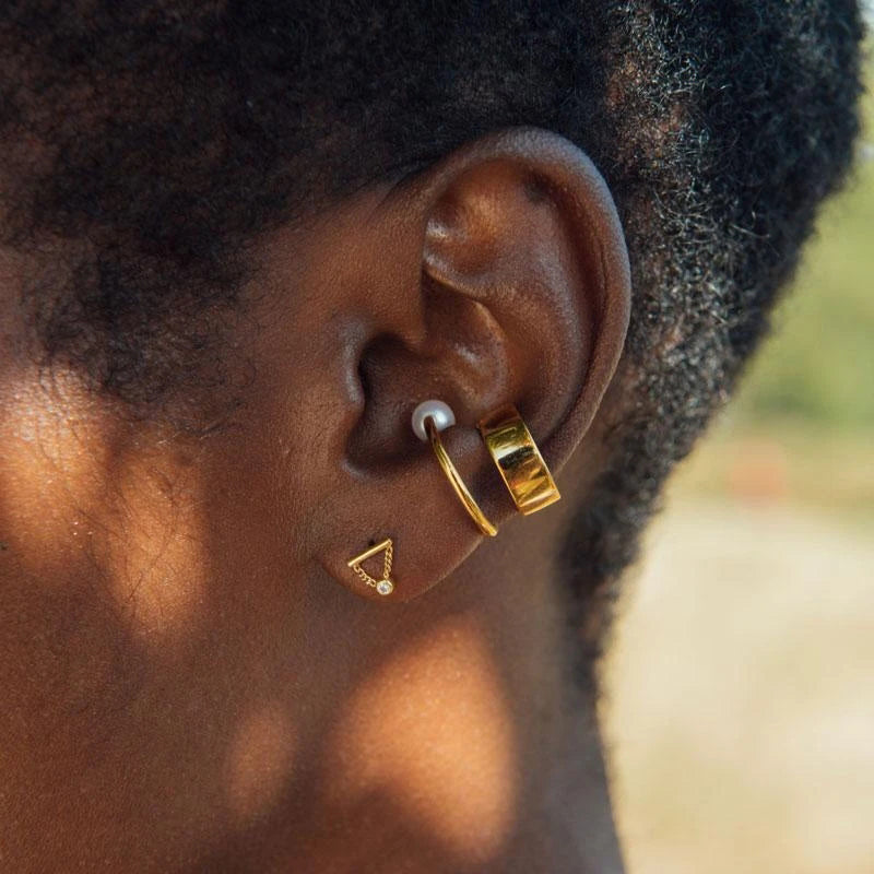 piercing oreja mujer en oro