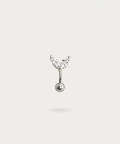 Piercing elegante para anti helix de plata con diseño de flores