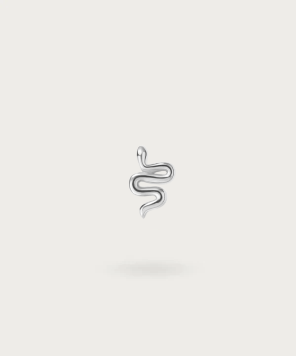 piercing con un serpiente de plata 925